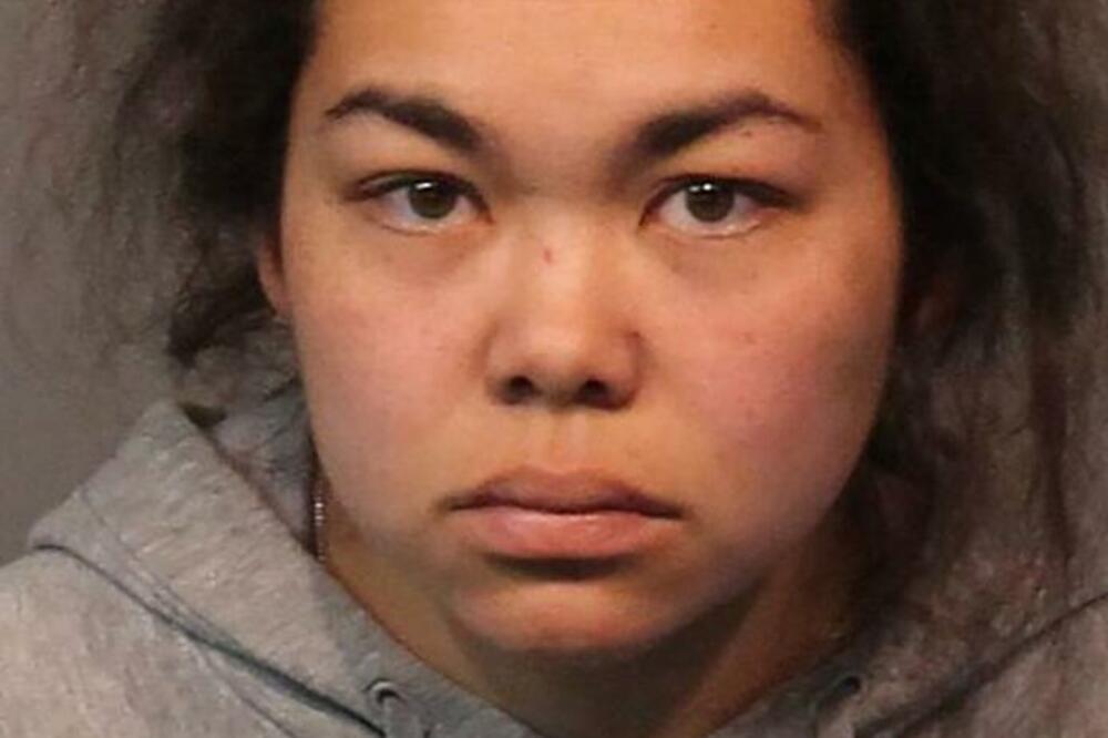 MAJKA UHAPŠENA ZBOG ZLOSTAVLJANJA DECE! Živeli u nehumanim uslovima, svuda razbacano SMEĆE i ŽIVOTINJSKE FEKALIJE