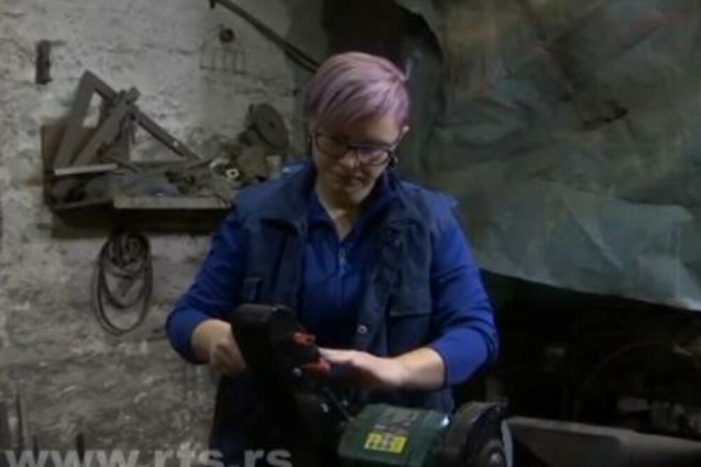 JEDINA REGISTROVANA KOVAČICA U SRBIJI: Andrea je nasledila POSAO od OCA i SVE joj IDE OD RUKE! (FOTO)