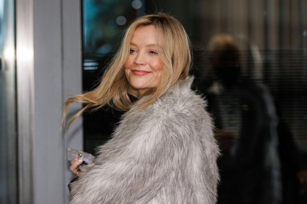 VODITELJKA RETKO KADA OBJAVLJUJE OVAKVE FOTOGRAFIJE: Sada je IPAK ZATEGLA NA MREŽE, ljudi JEDVA DOČEKALI (FOTO)