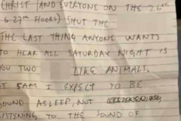 POBESNELE KOMŠIJE IM ZALEPILE BESNU PORUKU: ISFRUSTRIRALI SU SE! (FOTO)