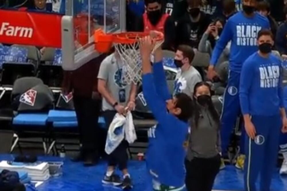 DONČIĆ POKVARIO KOŠ, BOBI POPRAVLJAO! Marjanović ukrao ŠOU sa meču sa Filadelfijom! (VIDEO)