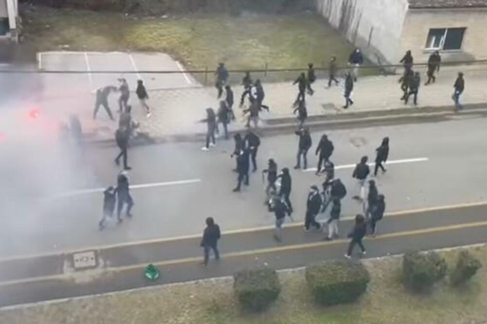 POTPUNI HAOS PRED UTAKMICU U HRVATSKOJ! Tuča, krv i policija bacili fudbal u drugi plan (VIDEO/FOTO)