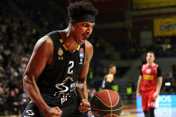 HOĆE LI ZEK LEDEJ OTIĆI POSLE SAMO JEDNE SEZONE: Makabi naciljao beka Partizana?!