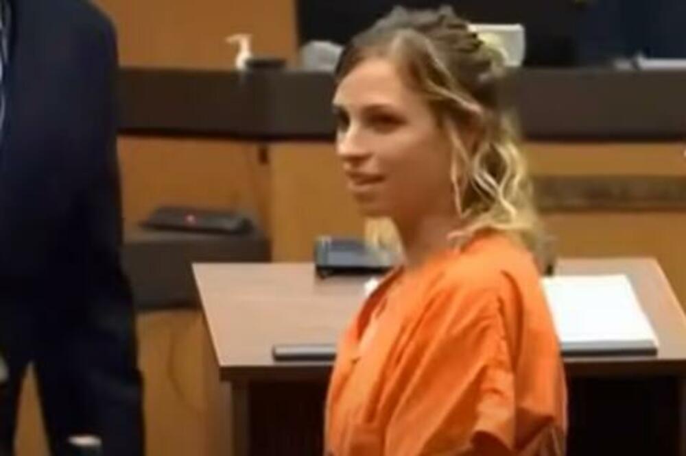 PROFESORKA SPAVALA SA UČENIKOM, DRUGI ČUVAO STRAŽU! Obelodanjene perverzne poruke, opisala je šta bi da joj radi