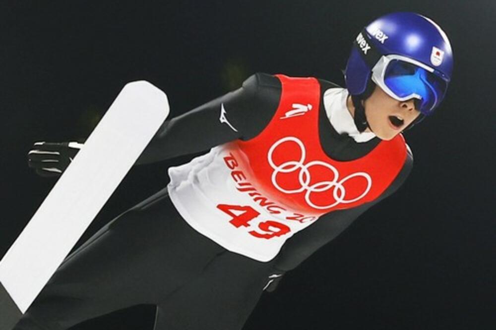 KOBAJAŠI DOMINIRA I U PEKINGU: Japanac uzeo ZLATO NA MALOJ SKAKAONICI, Fetneru srebro, Kubackom bronza!