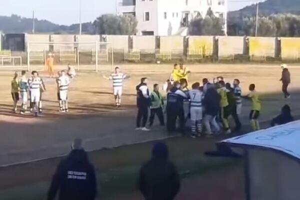 OPŠTI HAOS: Kasandrine pristalice TUKLE SVE ŽIVO! (VIDEO)