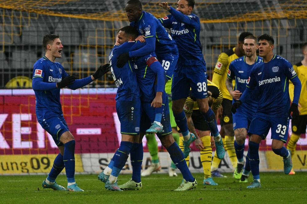 BORUSIJA DORTMUND NA KOLENIMA! Bajer PETARDIRAO "milionere"!