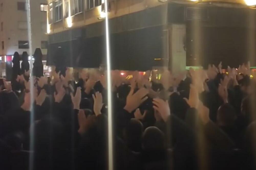 SRAMNO SKANDIRANJE! POSLE BRUTALNIH UVREDA NAVIJAČA OGLASIO SE VATERPOLO SAVEZ SRBIJE! (VIDEO)