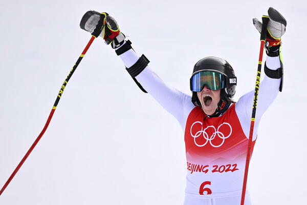 ŠOK U PEKINGU: Mikaela Šifrin pala i ostala bez medalje, Sara je KRALJICA veleslaloma!