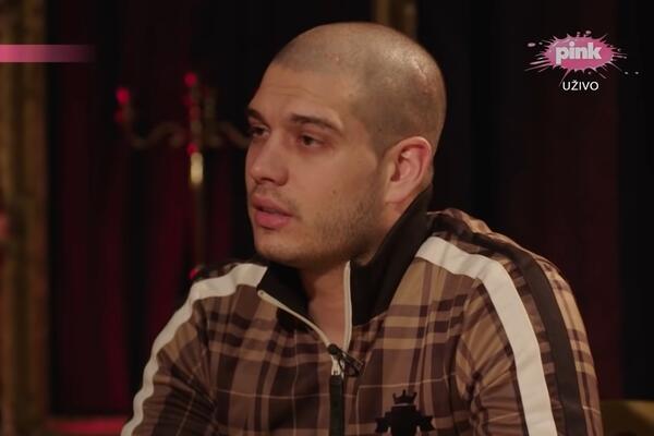 NEOČEKIVANO PRIZNANJE U ZADRUZI! Usledilo je nakon Dejanovog brutalnog ponižavanja: Zadrugari ZANEMELI! (VIDEO)