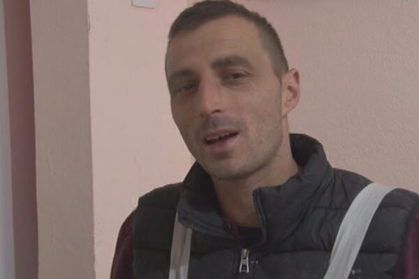 OTAC PETORO DECE NIJE ZNAO ŠTA GA JE SNAŠLO POSLE REČI KOJE MU JE UPUTIO POLICAJAC: Teško je ovo PODNEO (FOTO)