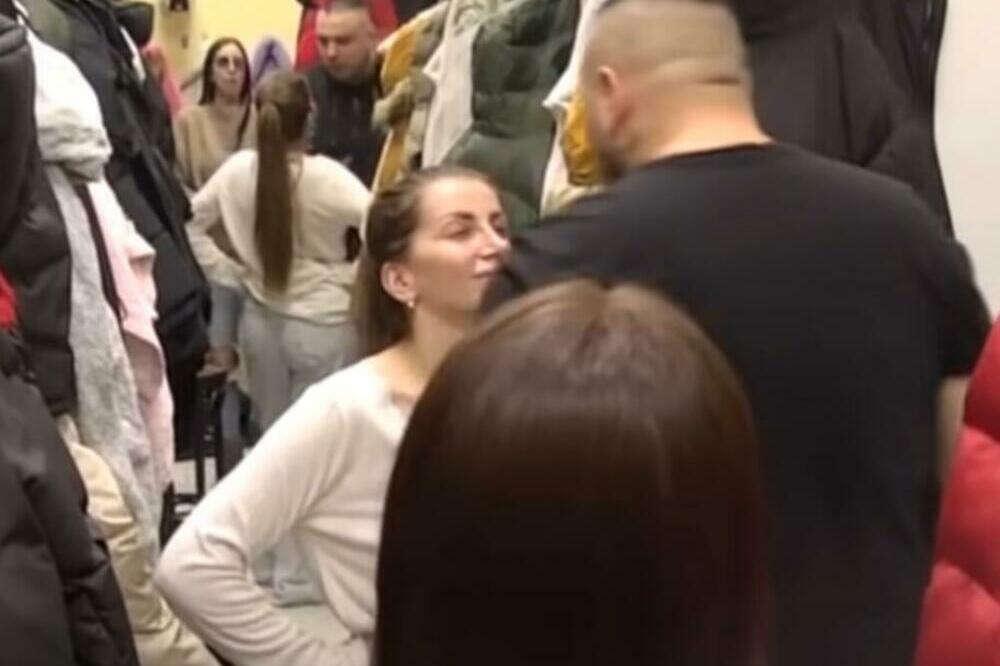 GROZNE SCENE U GARDEROBERU BELE KUĆE! Car u naletu besa 5 puta PLJUNUO Dalili posred lica, NJENA REAKCIJA šokirala!