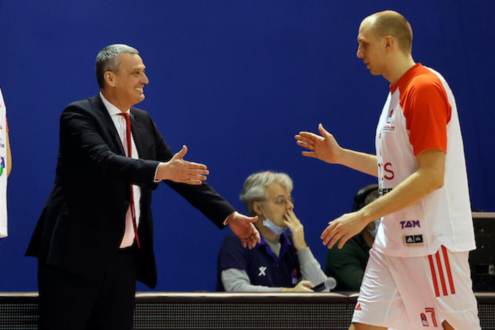 JOŠ UVEK ZADOVOLJAN POBEDOM U EVROLIGI! RADONJIĆ PRIŽELJKUJE BODOVE I PROTIV HRVATA!