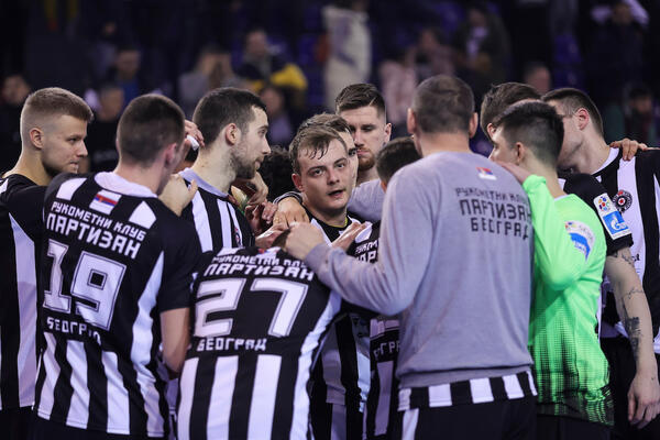 PARTIZAN PORAŽEN NA PREMIJERI U SEHA LIGI: Uprkos velikoj podršci sa tribina, crno-beli nisu mogli do prvih bodova!