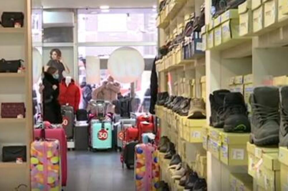 POZNATI LANAC OBUĆE ODLAZI U STEČAJ: Još 1 GIGANT propada, pogođeno više od 1.000 radnih mesta