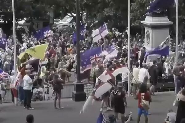 DEMONSTRACIJE BLOKIRALE VELINGTON: Protest ispred zgrade parlamenta na Novom Zelandu (VIDEO)