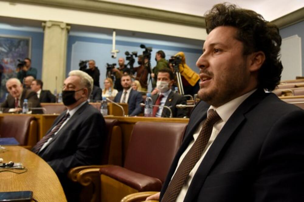 OVAJ ČOVEK JE ABAZOVIĆEV PRVI PREDLOG ZA ŠEFA OBAVEŠTAJNE SLUŽBE!