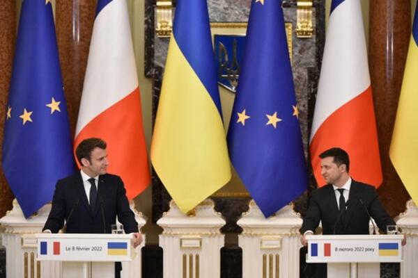 ZELENSKI OTKRIO ŠTA JE PRIČAO SA MAKRONOM: Sastanak išao u DVA SMERA