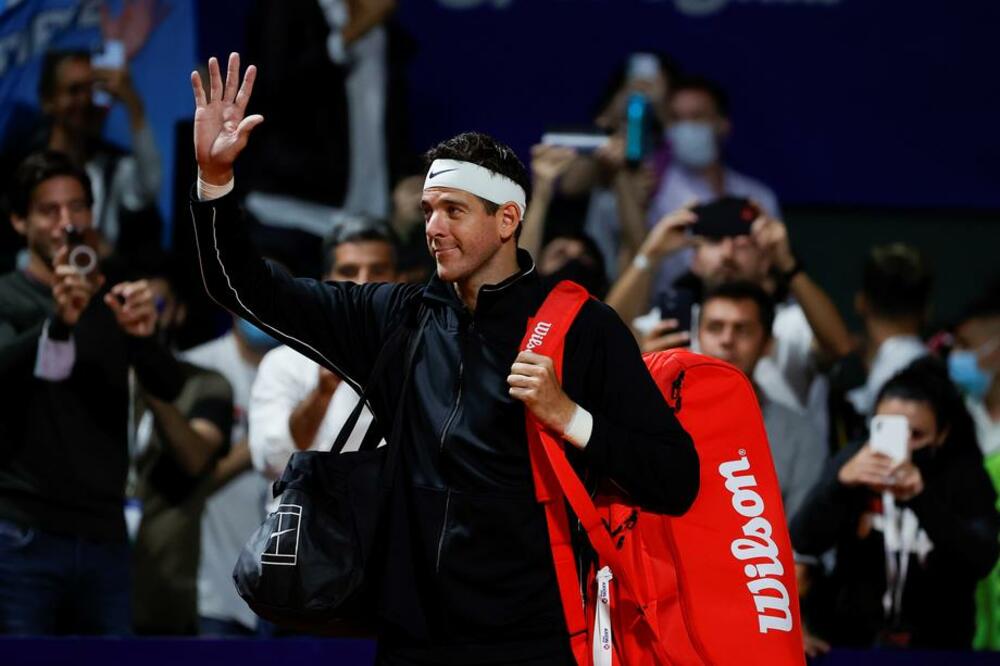 PLAKAO JE DELPO, CELA ARGENTINA, CEO TENISKI SVET: Dobroćudni div iz Tandila je odigrao svoj poslednji meč! (VIDEO)