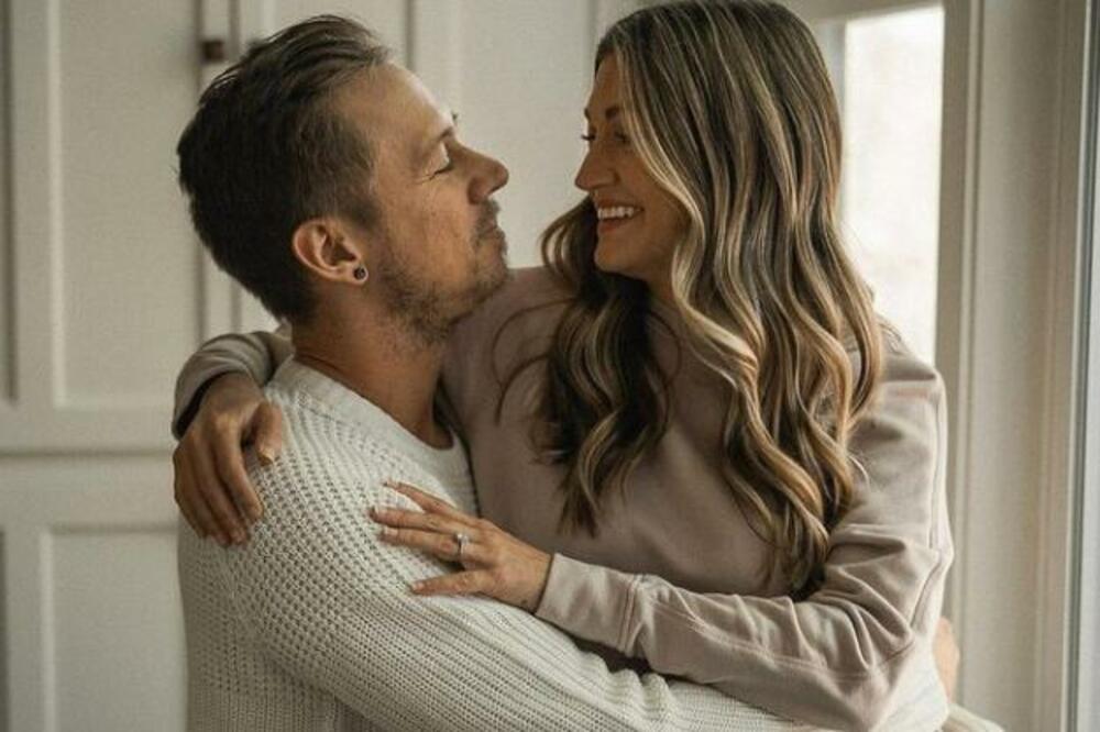 DELIO IH KORAK DO SMRTI! Zbog ove FOTKE blogeri naišli na ŽESTOKU OSUDU: "Učite ljude da budu GLUPI"