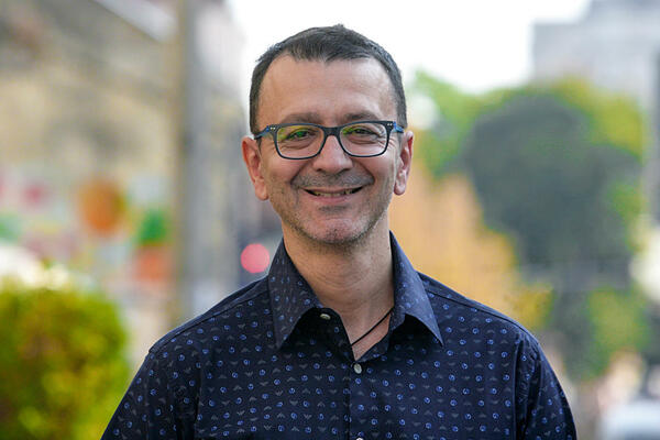 SRPSKI PEVAČ PROŠAO KROZ HOROR, ŠOK DETALJI ZGROŽAVAJU: Zbog bolesti pao u krevet, izgubio stan, ALI TO NIJE SVE!