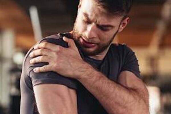 NEOČEKIVAN SIMPTOM KOJI UKAZUJE NA BOLEST SRCA: Pogađa mlade ljude kao iz TOPA