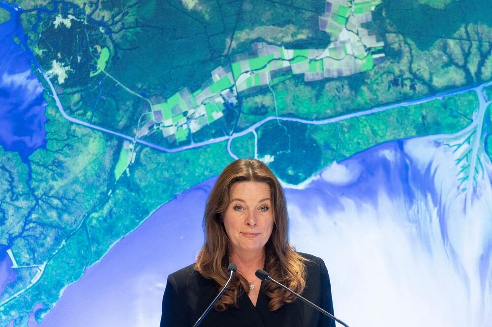 NOVI SKANDAL TRESE BRITANIJU! Ministarka ZDRAVLJA učestvovala na sastanku nakon što je saznala da IMA KORONU