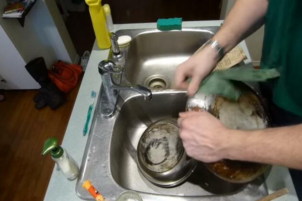 SUNĐER ZA PRANJE SUDOVA MOMENTALNO BACITE U ĐUBRE: Stručnjaci upozoravaju, SVI PRAVIMO ISTU GREŠKU!