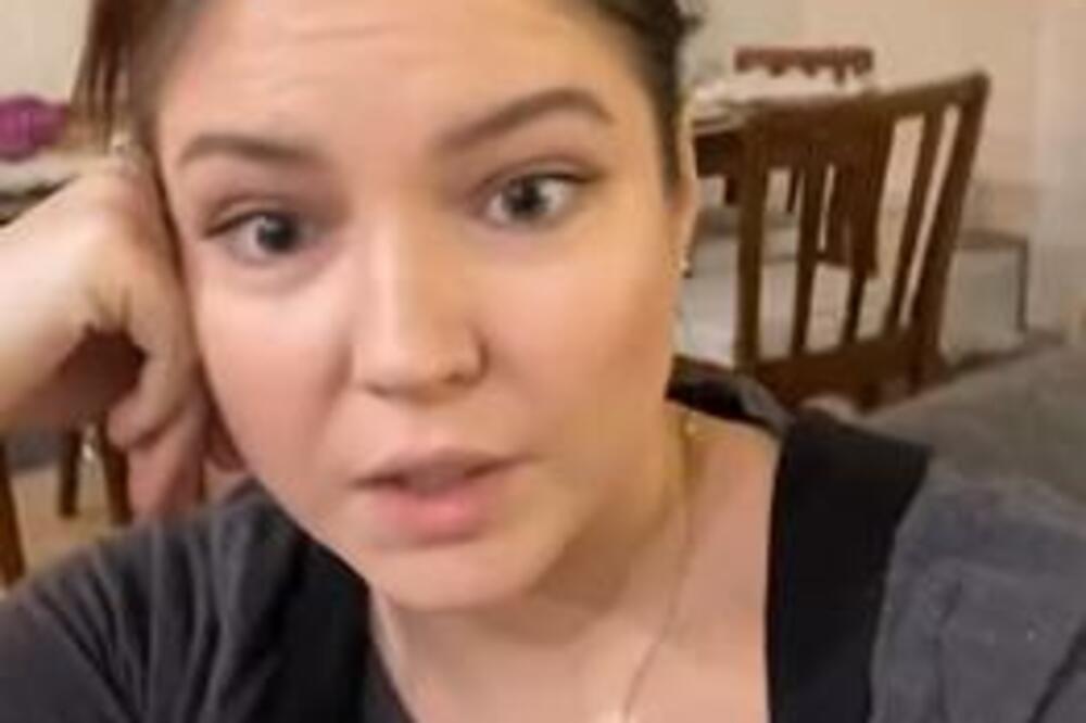 Zbog jedne poruke otkrila da dečko s kojim priča nije stvaran: ''Odmah sam POSUMNJALA…''