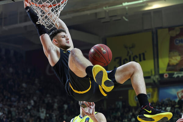 PARTIZAN SE OSVETIO SA DEBELOM KAMATOM: Crno-beli pregazili Andoru u 'Pioniru'!