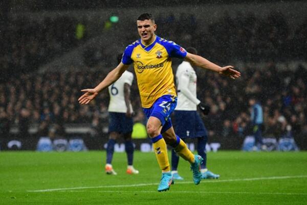 VELIKI KIKS TOTENHEMA! Sautempton slavio u LUDOM meču, Siti rutinski sa Brentfordom!