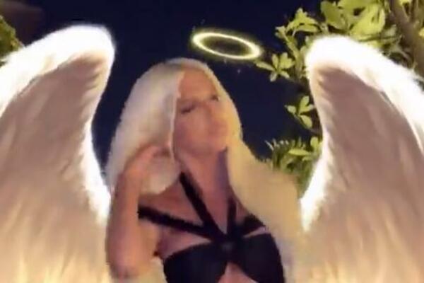 VIC NA KOJI ĆETE PROLITI SUZE: Dođe Jelena Karleuša kod Sv Petra...