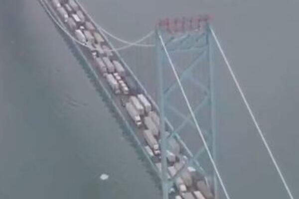 "FORD" ZATVORIO POGON U DETROITU! Drama na granici SAD i Kanade, KLJUČAN most BLOKIRAN već 3 dan (VIDEO)