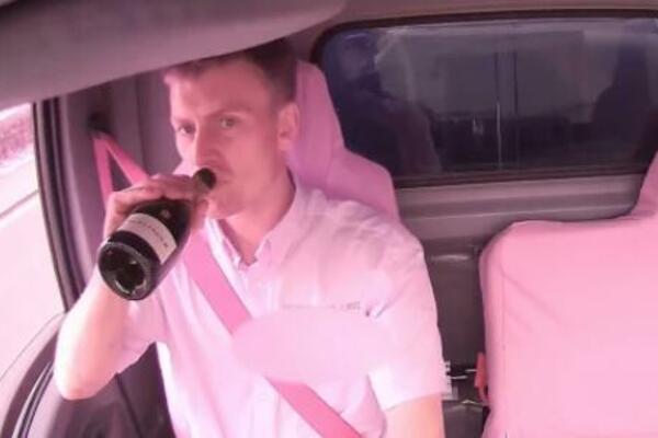 ZAKUCAO SE U KOLA PUNA DECE! Stravičan snimak OTKRIVA šta je kamiondžija RADIO pre JEZIVOG UDESA (VIDEO)