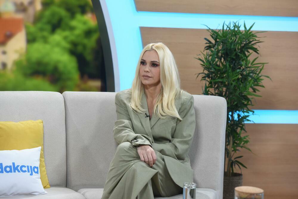 BEKVALČEVA IZNENADILA PRIZNANJEM: "Dadilja mi je partnerka, s njom odgajam ćerke!" ŽIVE ZAJEDNO