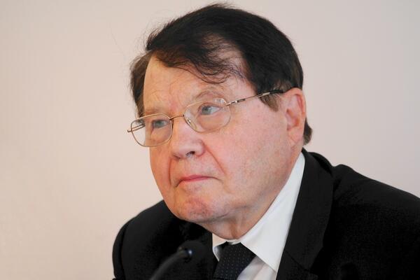 UMRO JE VELIKI ČOVEK: Imao je uticaj na CELOKUPNO ČOVEČANSTVO i želju vezanu za ĐOKOVIĆA!