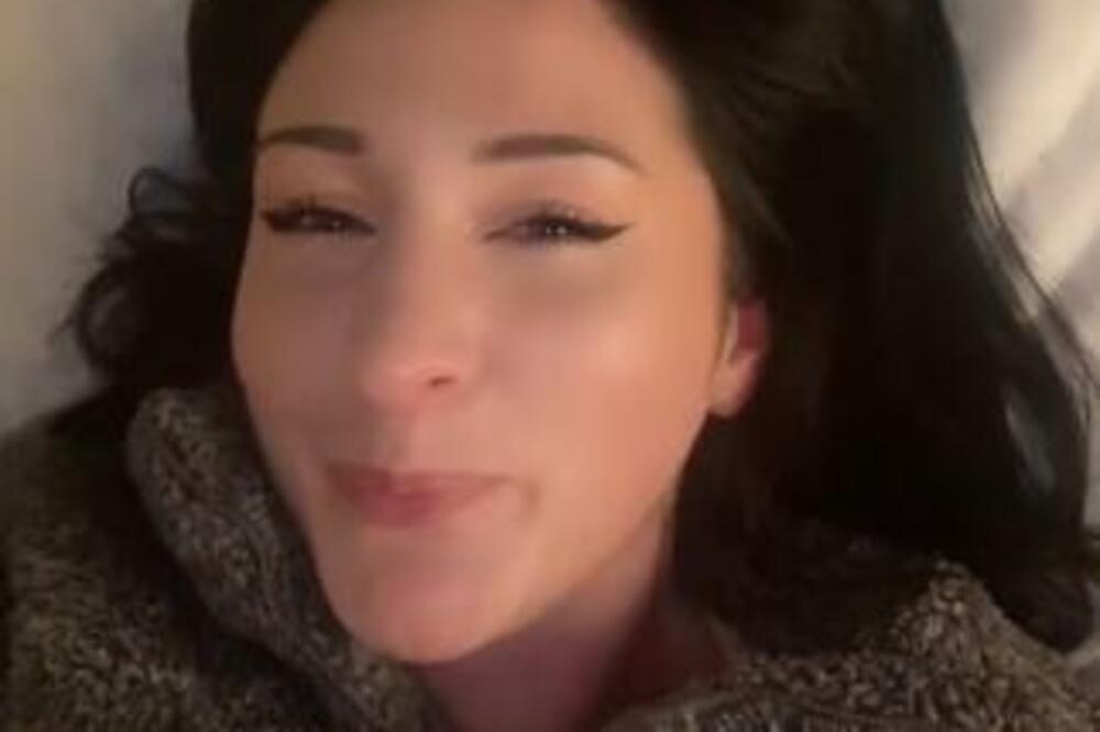 OSTAVILA DEČKA ZBOG NJEGOVIH SRAMOTNIH PORUKA DRUGIM DEVOJKAMA: ''Ovo je gore od varanja!'' (VIDEO)