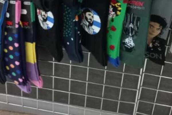 "KARAĐORĐE ČARAPE OSTAJU TOKOM SE*SA, BEBO": Ovo još NISMO VIDELI! Da li biste ih vi nosili?! (FOTO)