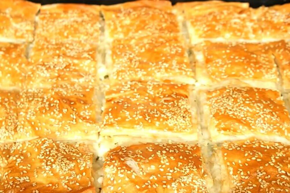 POSNA PITA SA KROMPIROM I PEČURKAMA: Jedan začin joj daje poseban šmek