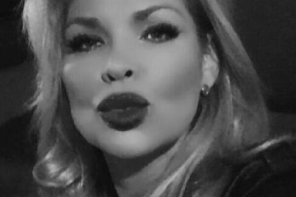 UMRLA GLUMICA, STRAVIČNE VESTI: Desilo se NAJGORE, TUGA!