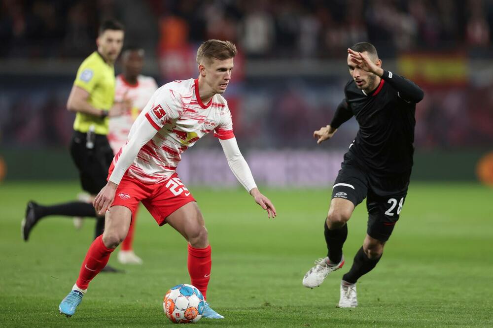 STVARI POLAKO DOLAZE NA SVOJE MESTO: Navijači Lajpciga uživali u pobedi uz tri prelepa gola (FOTO)