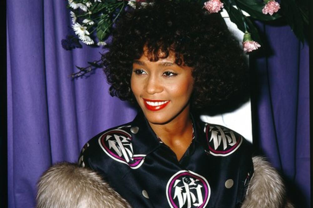 MNOGI ĆE OSTATI ZABEZEKNUTI KAD SAZNAJU KO JE NAPISAO NAJPOZNATIJI HIT VITNI HJUSTON: Ovo niste ni SANJALI