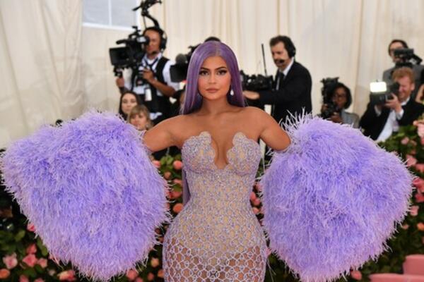 OVO SU NAJMLAĐE MILIJARDERKE NA SVETU: Obogatile se na NEVEROVATNE načine, a neke ni PRSTOM NISU MRDNULE (FOTO)