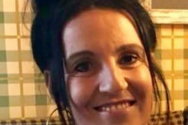 DOBILA TEŠKU BOLEST ZBOG SILIKONA: Očajna žena sada uputila UPOZORENJE koje sve žene moraju da čuju!