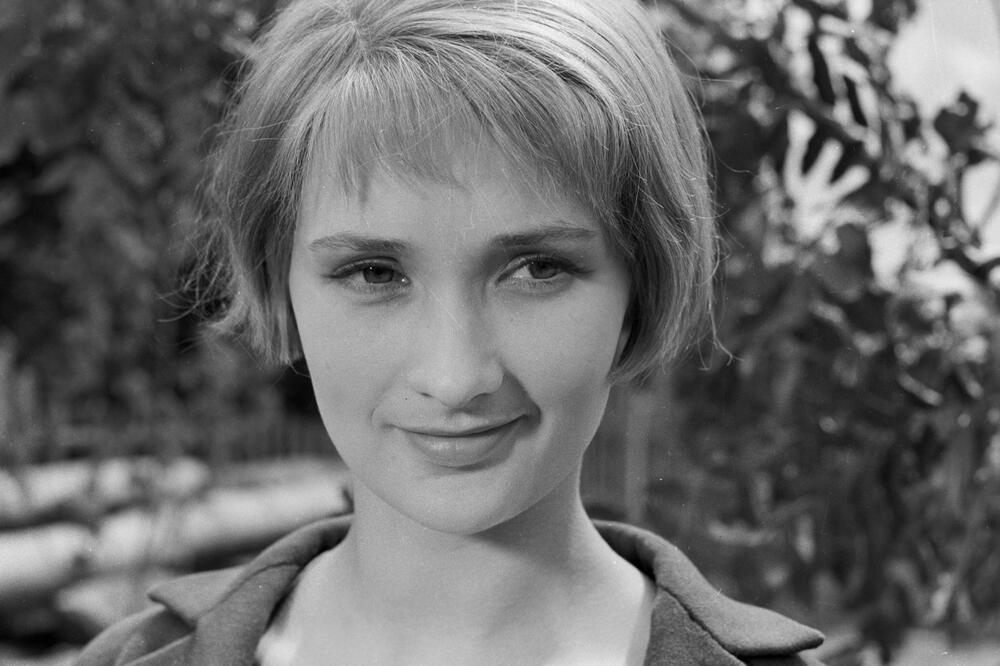 UPRAVO JAVLJENO, UMRLA GLUMICA, TUGA! (FOTO)