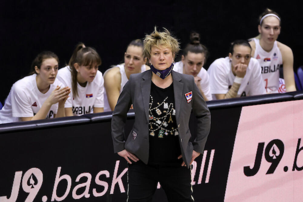 MARINA IMA JASAN STAV! "Neću dozvoliti da bilo ko napadne ove devojke"