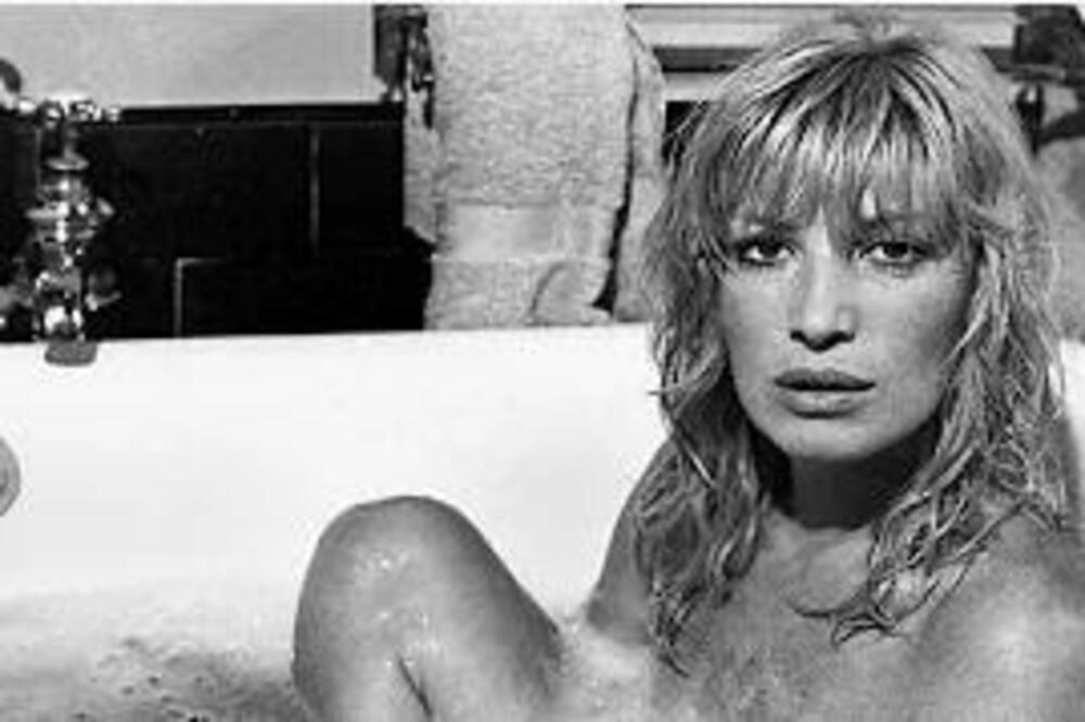 PREMINULA ČUVENA GLUMICA: Njena smrt zavila sve u CRNO!