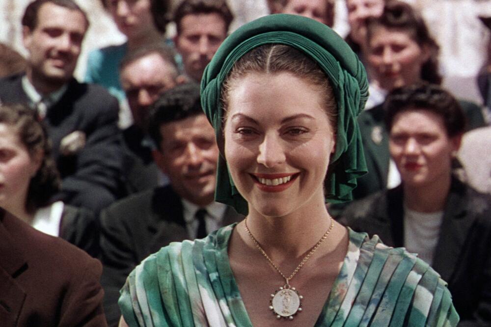 PROKLETSTVO PRELEPE GLUMICE: Govorili su da ima lice ANĐELA, a starost je provela SAMA gledajući sebe u FILMOVIMA!