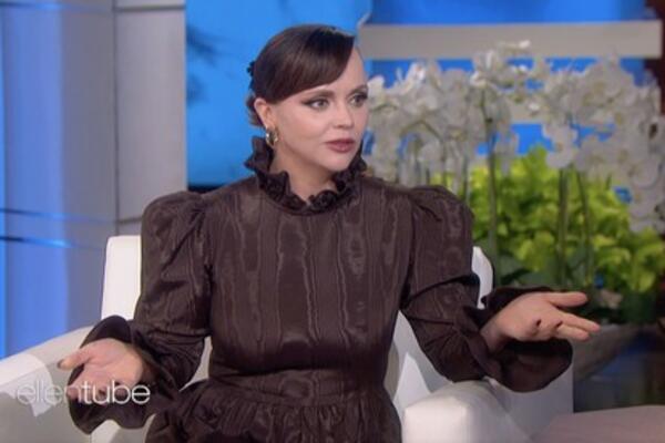 "PREMLAĆIVAO ME JE, PLJUVAO I ISMEVAO GROKTANJEM": Jeziva ispovest slavne glumice o hororu iz braka!