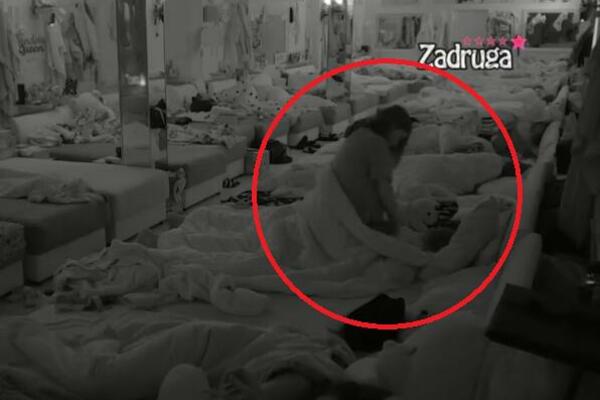 SELA NA NJEGA PA MU PRUŽILA UŽITAK ZA PAMĆENJE: Mensur nije znao šta da je snašlo! (VIDEO)